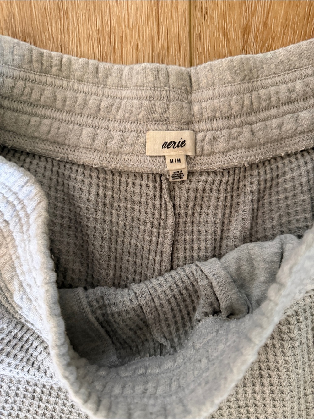 aerie | Light Gray Waffle-Knit Athletic Shorts | size M - Picture 2 of 4